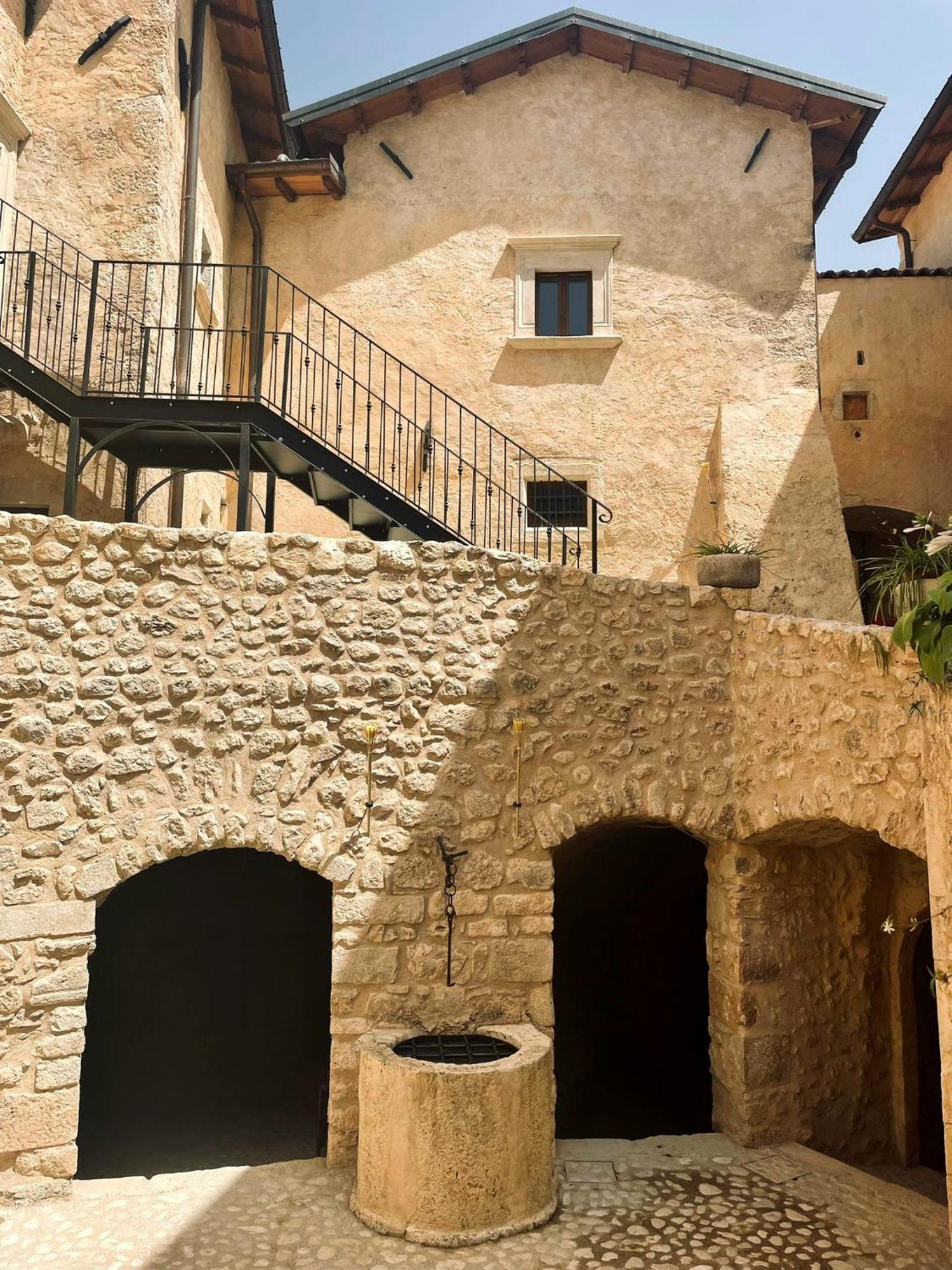 Palazzo Pirro Dimora Storica Bed and Breakfast Acciano Buitenkant foto