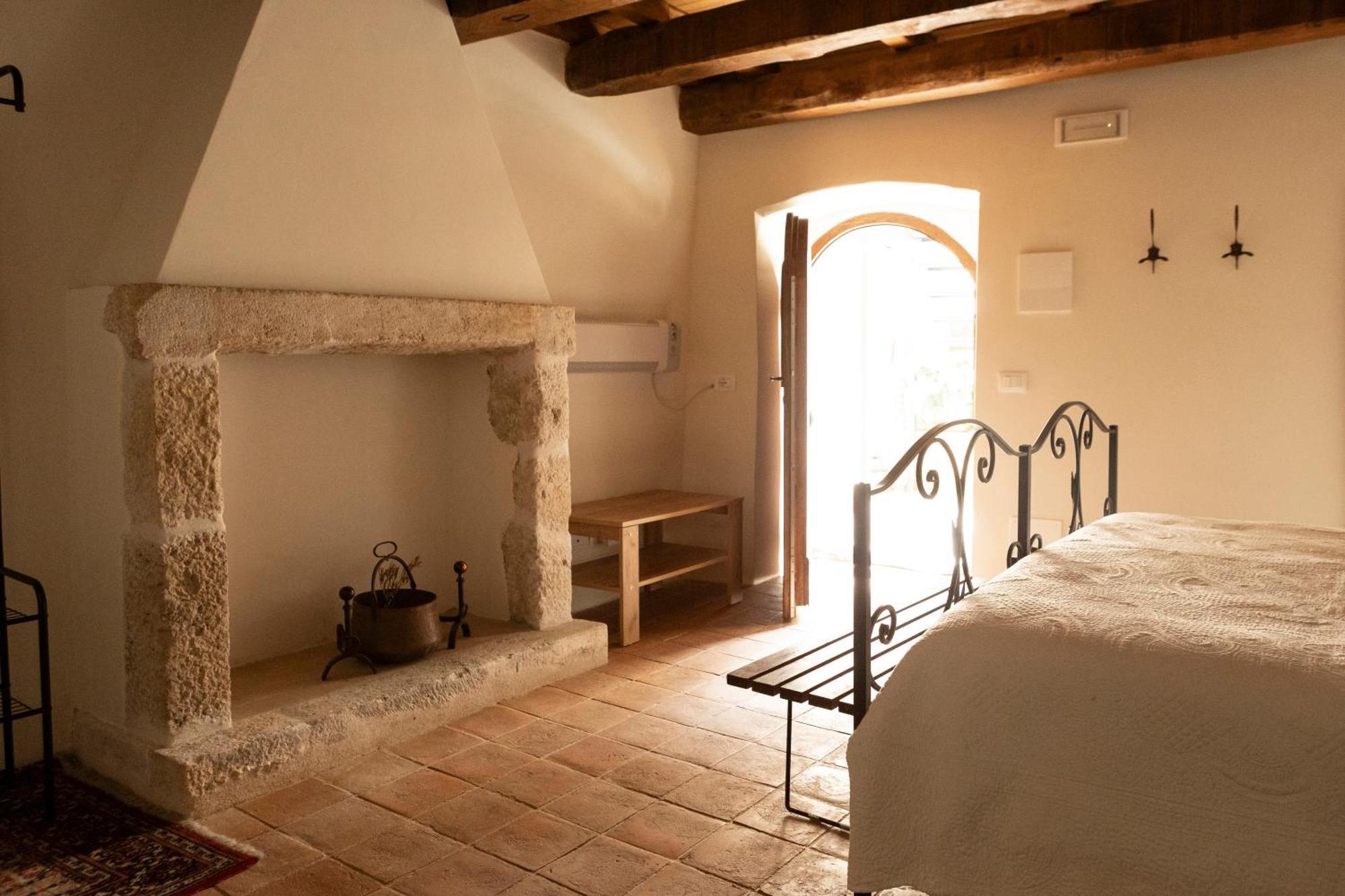 Palazzo Pirro Dimora Storica Bed and Breakfast Acciano Buitenkant foto